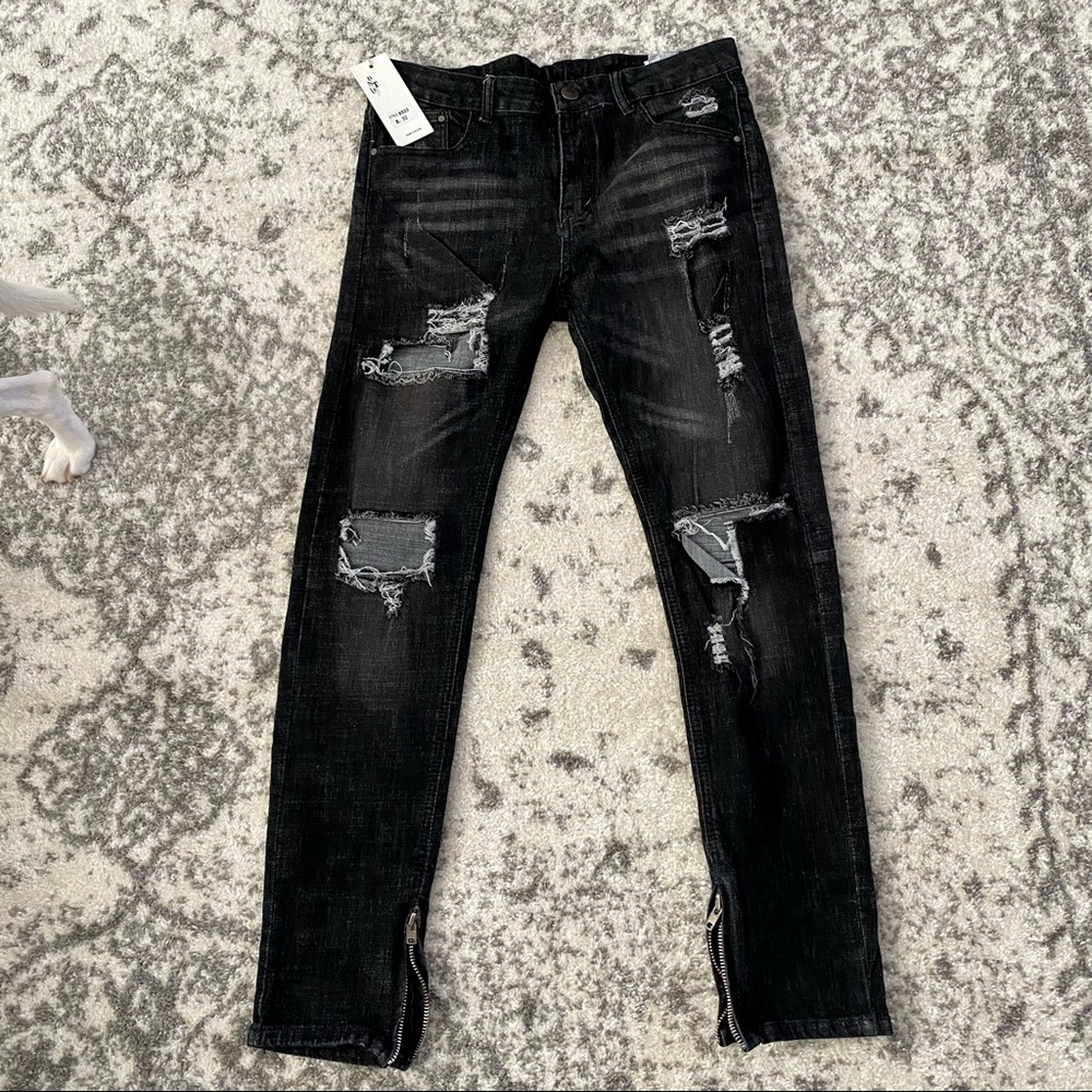 NWT Black High Rise Jeans Distressed Zipper Ankle 32